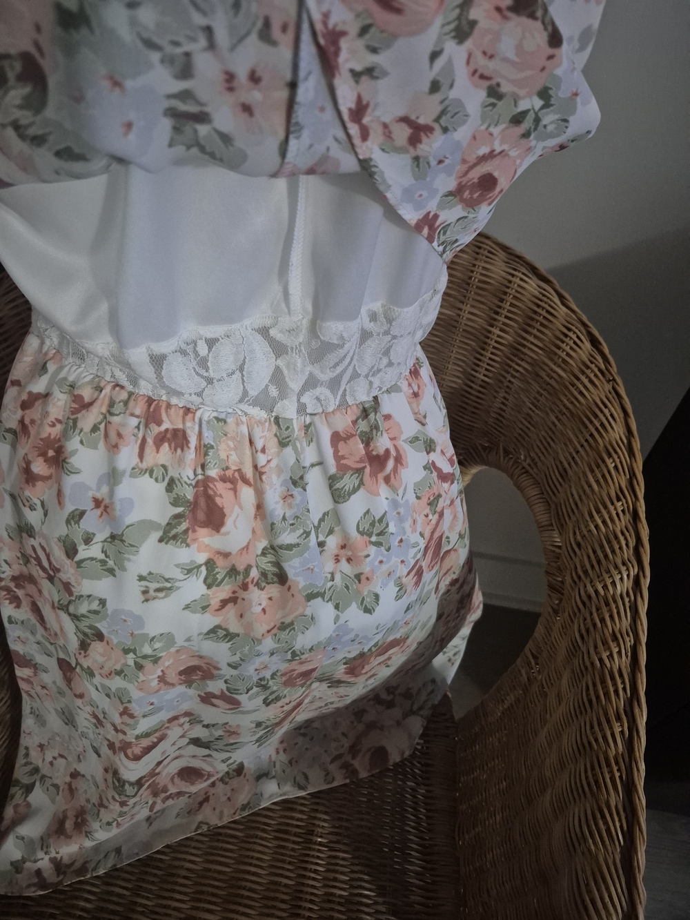 Guess Floral Ruffle Dress - Picture 4 of 6